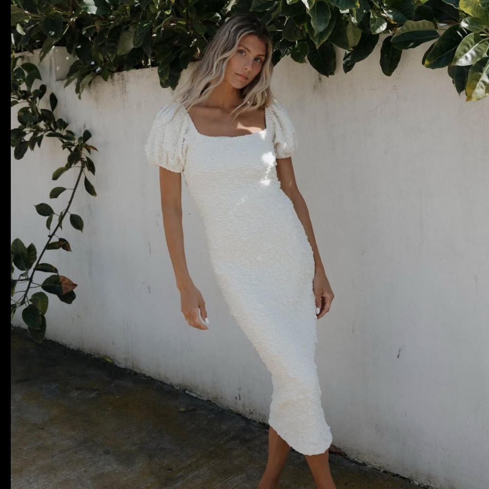 Midi dress in ivory